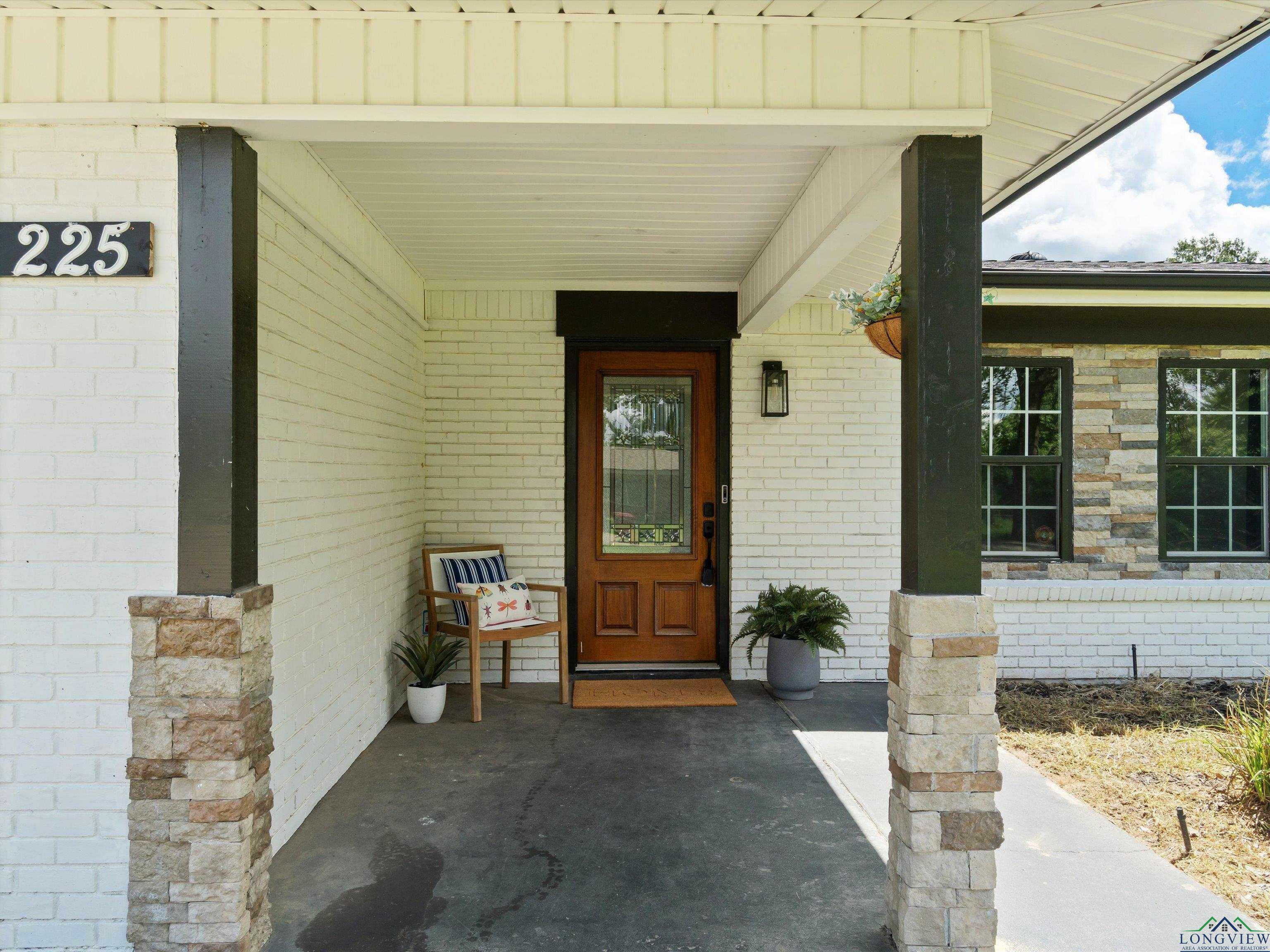 Property Photo:  225 Joy Dr  TX 75683 