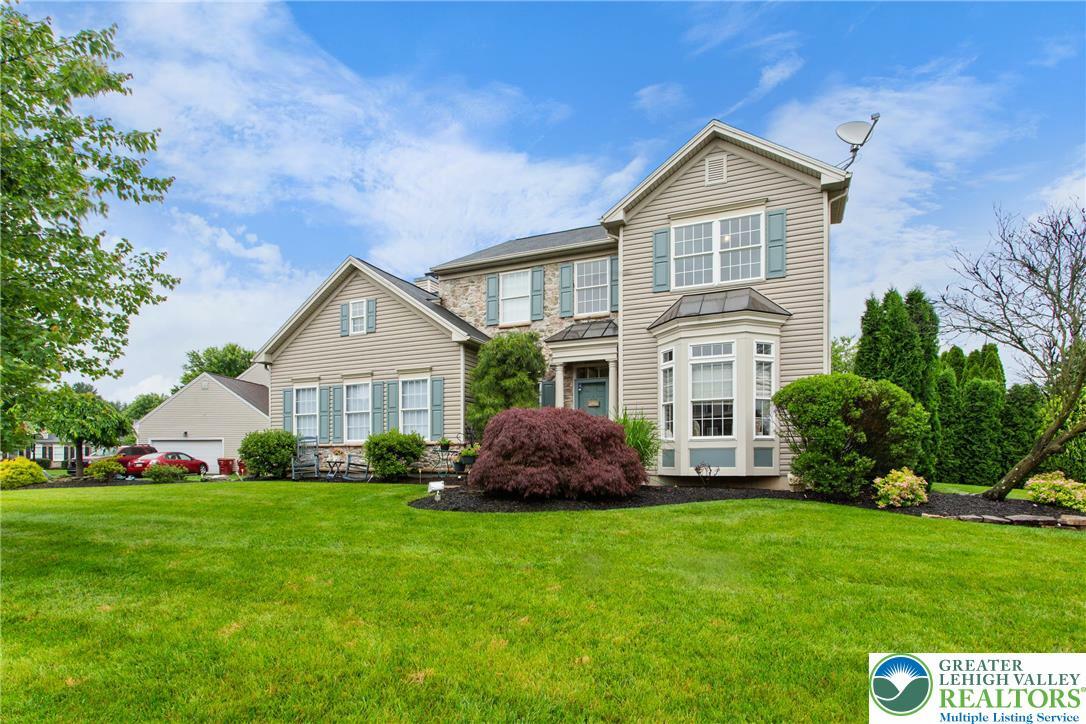 Property Photo: 4257 Foxwood Circle PA 18040
