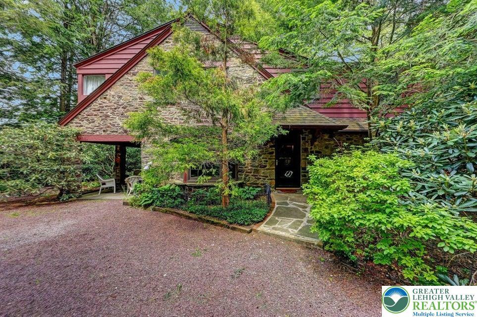 Property Photo:  37 Cove Road  PA 18602 