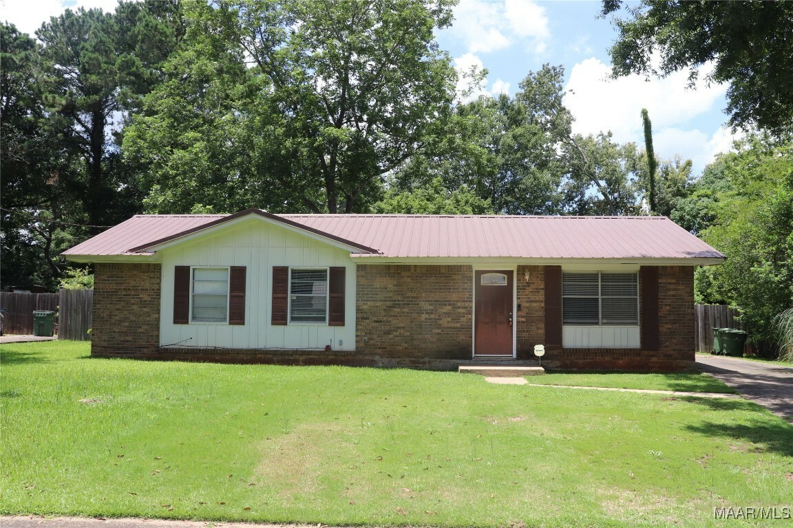 Property Photo: 6236 Hinchcliff Road AL 36117