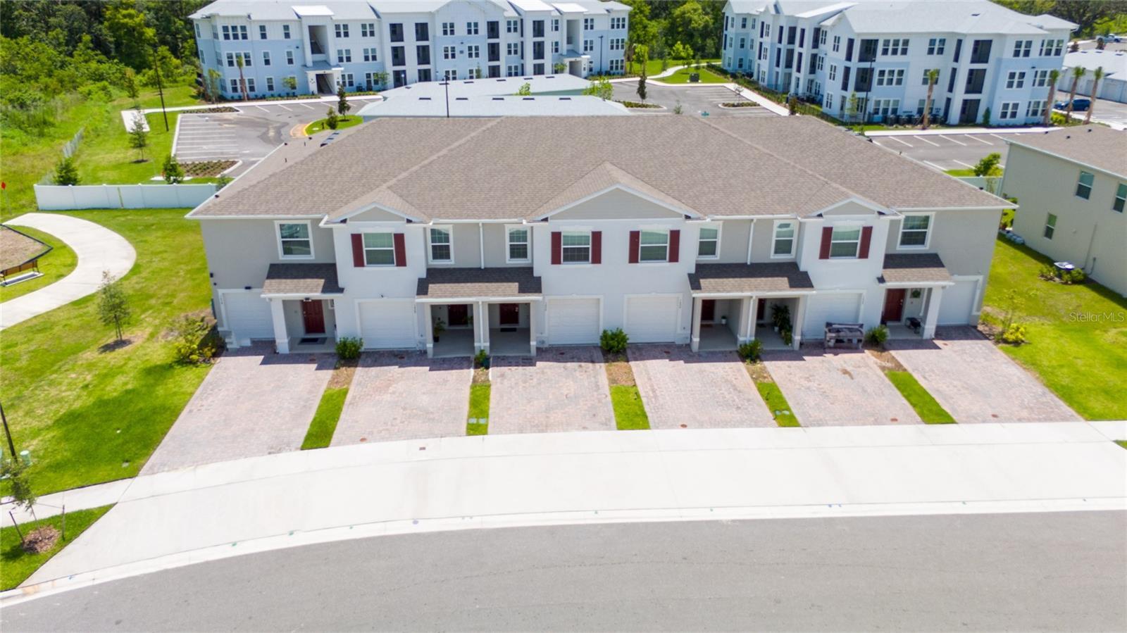 Property Photo: 1426 Isleta Loop FL 34741