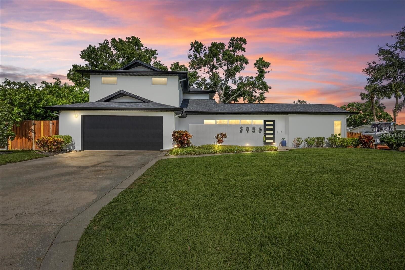 Property Photo: 3956 Versailles Drive FL 33634