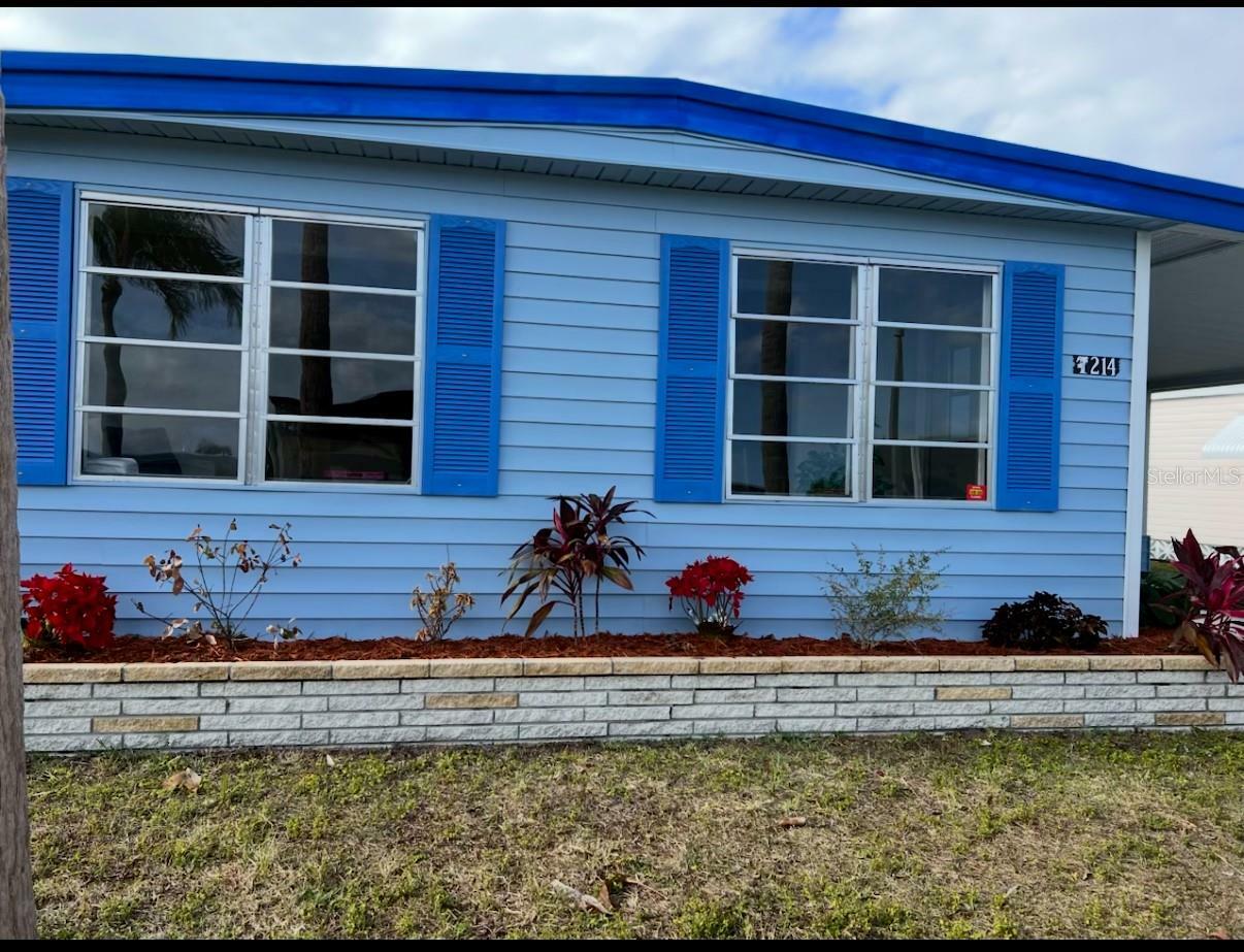 Property Photo: 214 Spanish Lakes Drive FL 34275