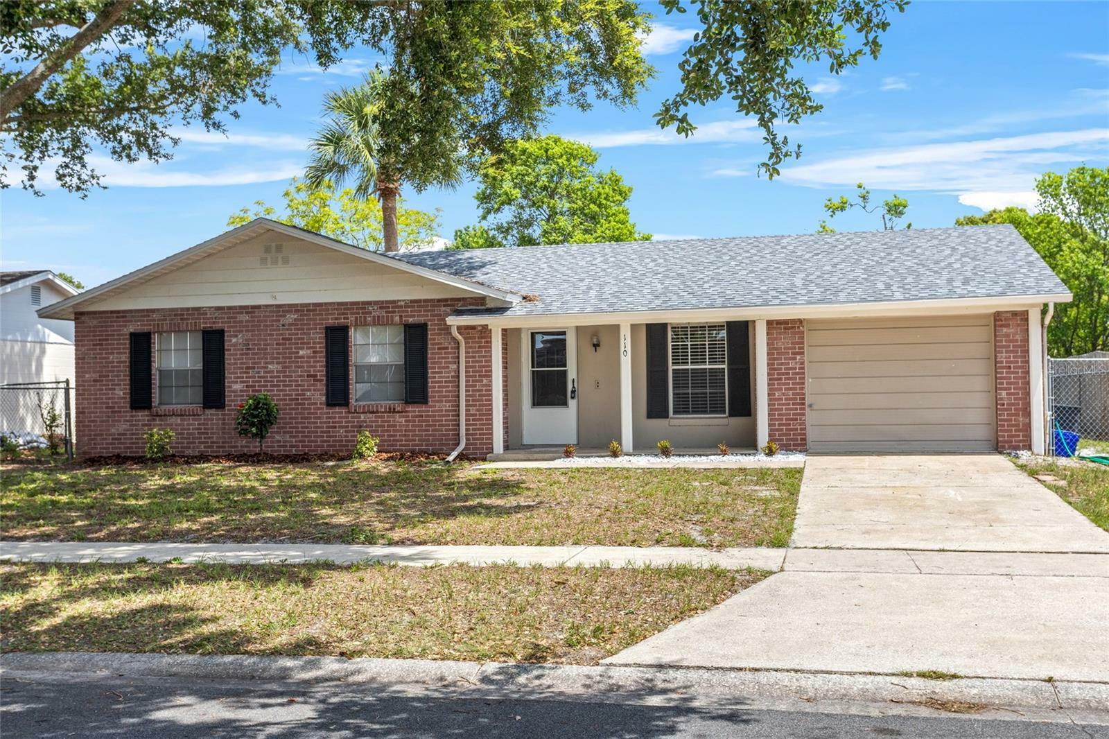 Property Photo: 110 Rabun Court FL 32773