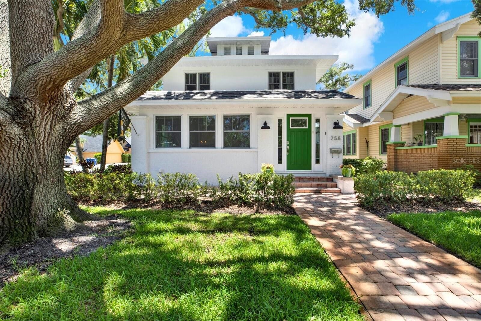 Property Photo:  258 14th Avenue NE  FL 33701 