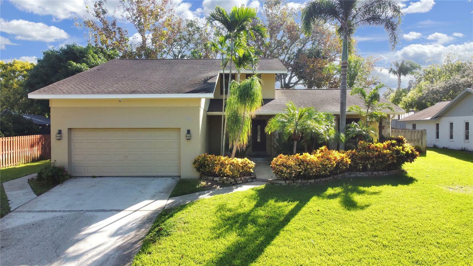Property Photo: 852 Village Way FL 34683