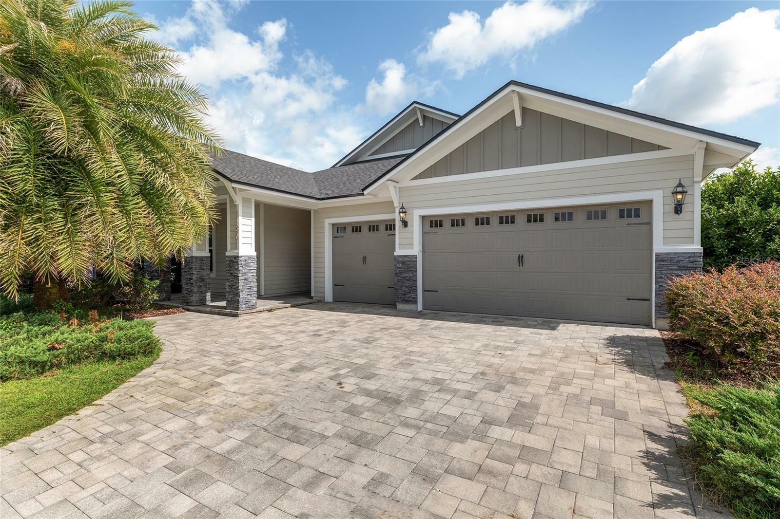 Property Photo: 11890 SW 33rd Lane FL 32608