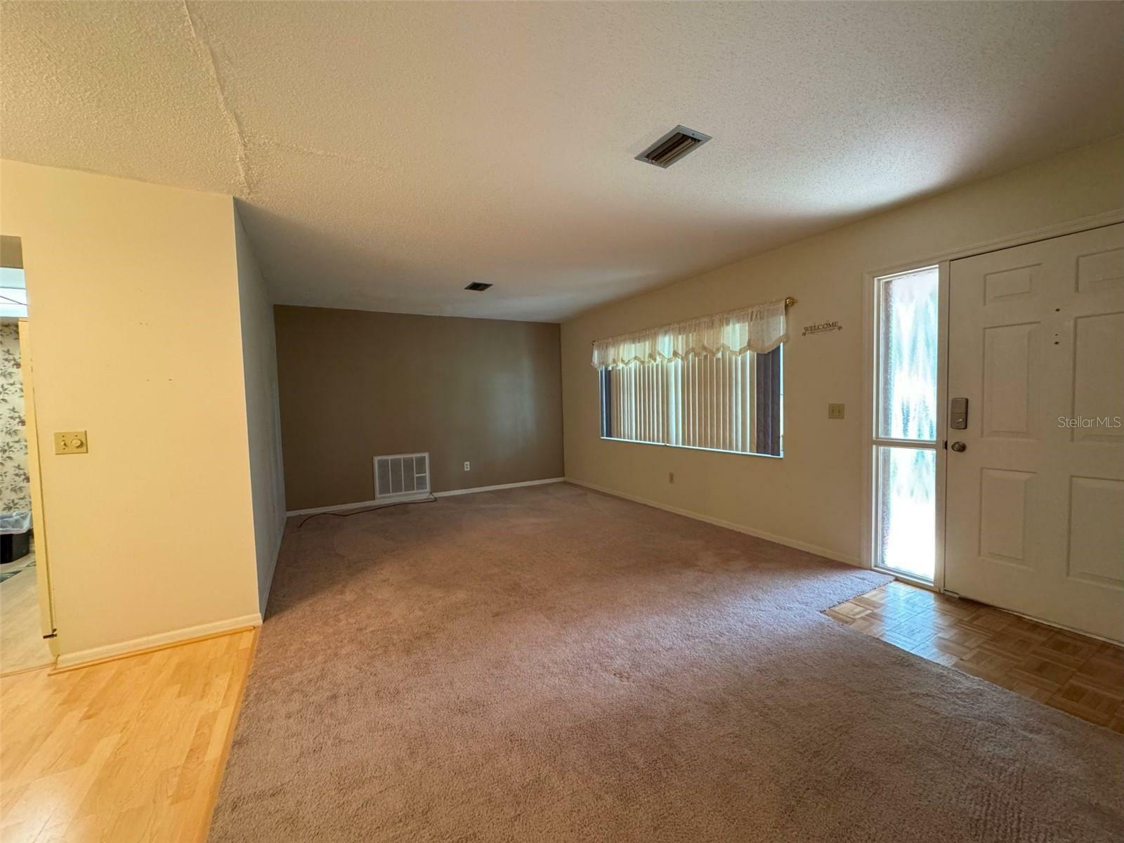 Property Photo: 1050 Bloomfield Drive FL 34453