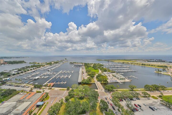 Property Photo: 1 Beach Drive SE 811 FL 33701