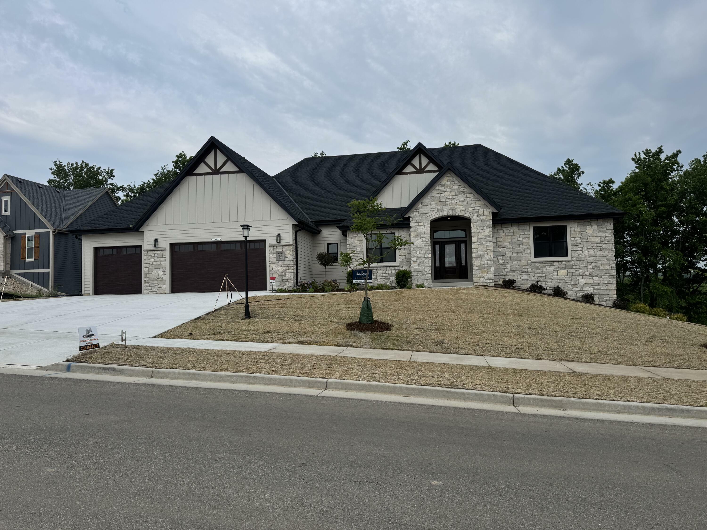 213 W Fairview Dr  Menomonee Falls WI 53051 photo