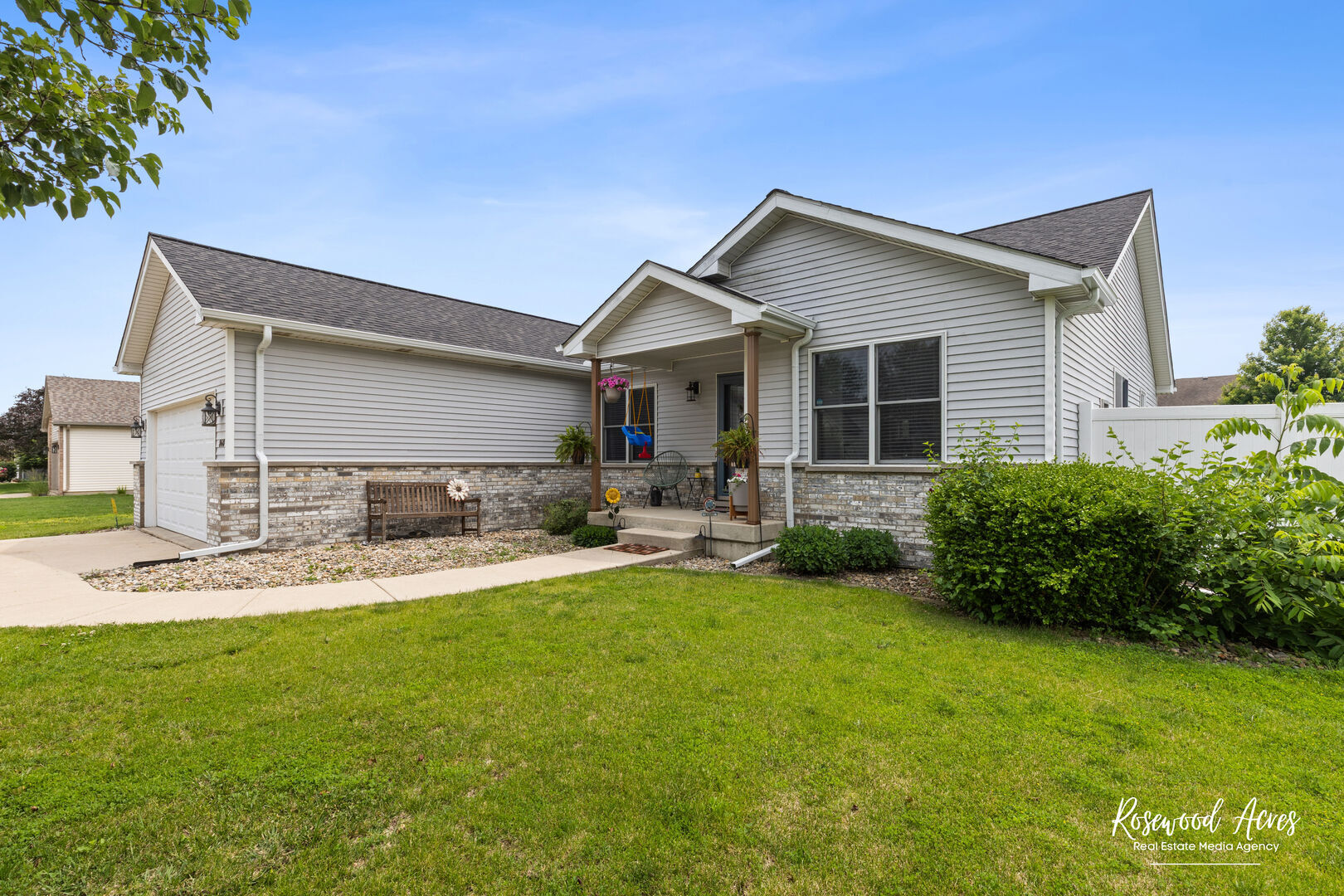 Property Photo: 840 Peony Lane IL 60914