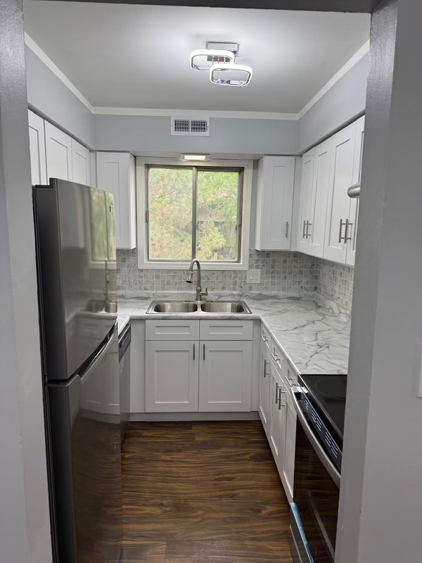 Property Photo: 5204 Midlothian Turnpike 222 IL 60418