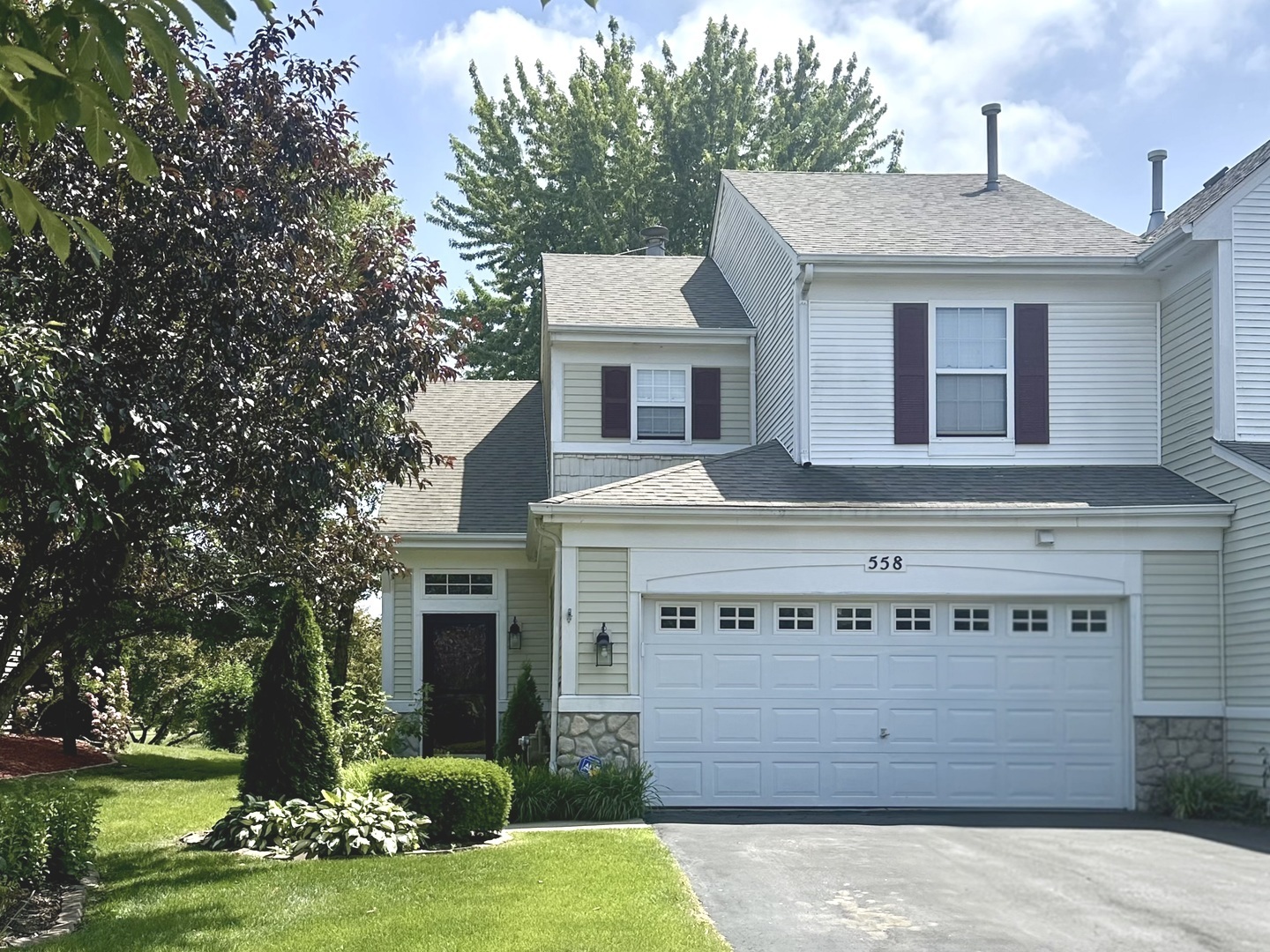 Property Photo: 558 Pinebrook Drive IL 60490