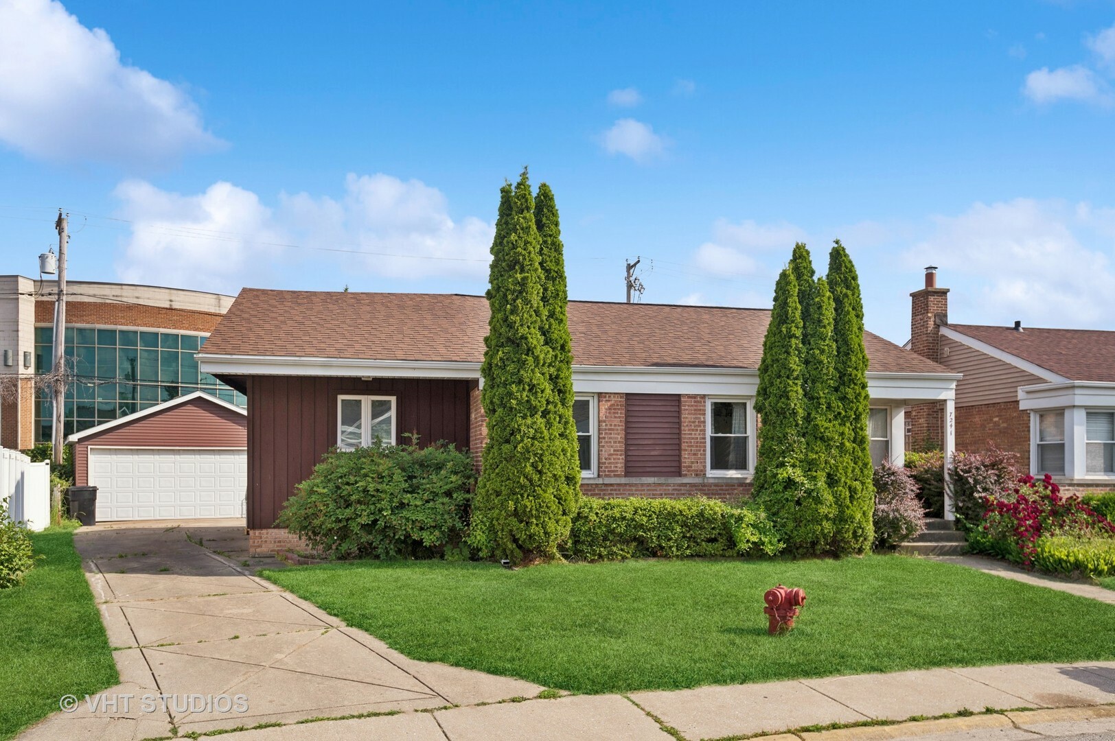 Property Photo: 7241 N McVicker Avenue IL 60646