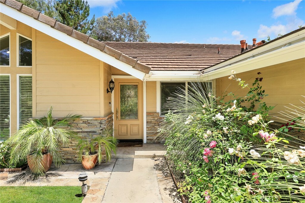 Property Photo: 925 Calle Hermosa CA 91773