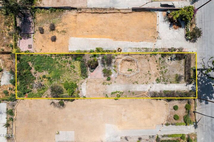 Property Photo:  389 W Mendocino Street  CA 91001 