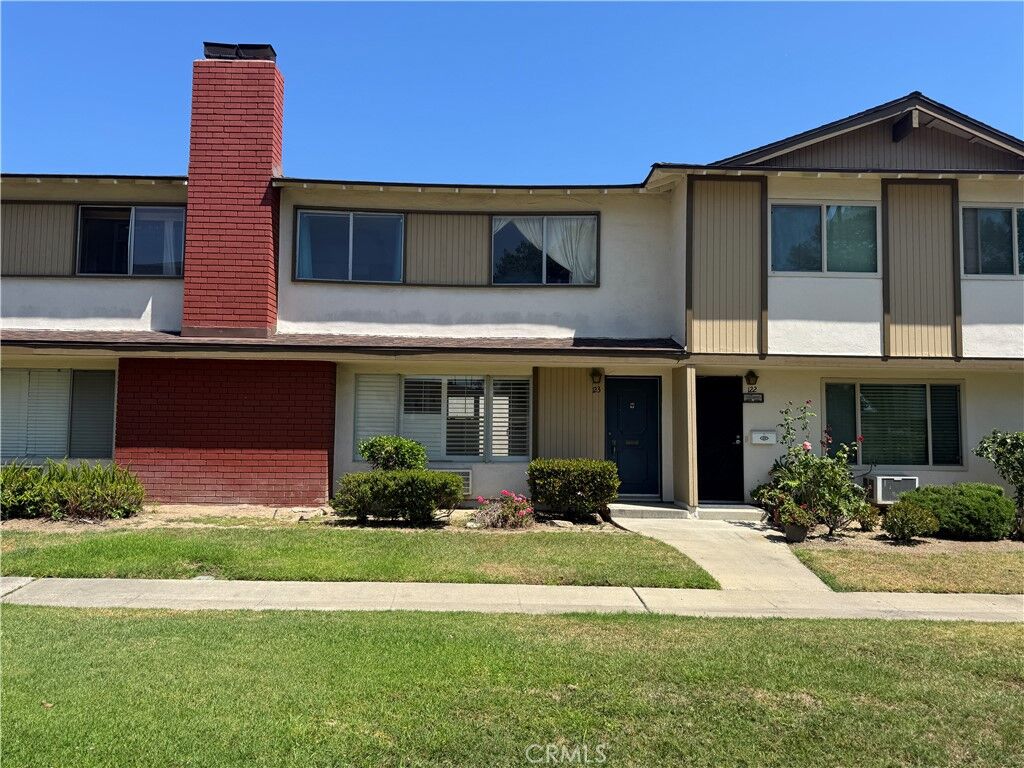 Property Photo: 1722 Mitchell Avenue 123 CA 92780