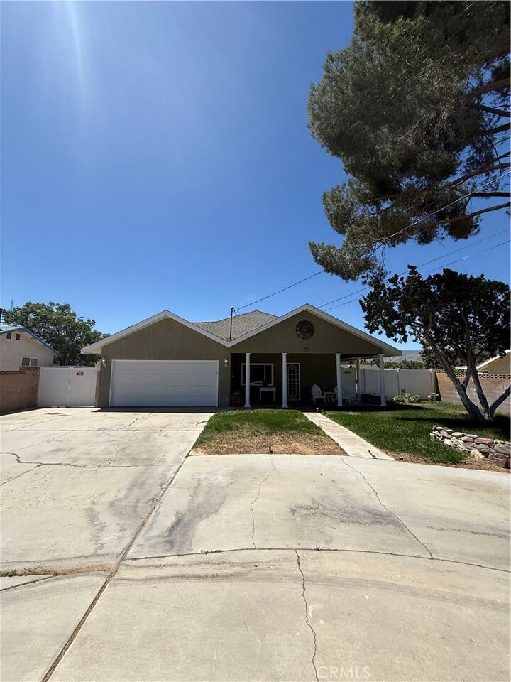 Property Photo: 4230 W Avenue L2 CA 93536