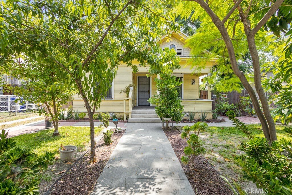 Property Photo: 1085 N Arrowhead Avenue CA 92410