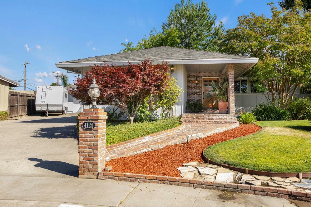 Property Photo: 4124 Bruhn Court CA 95821