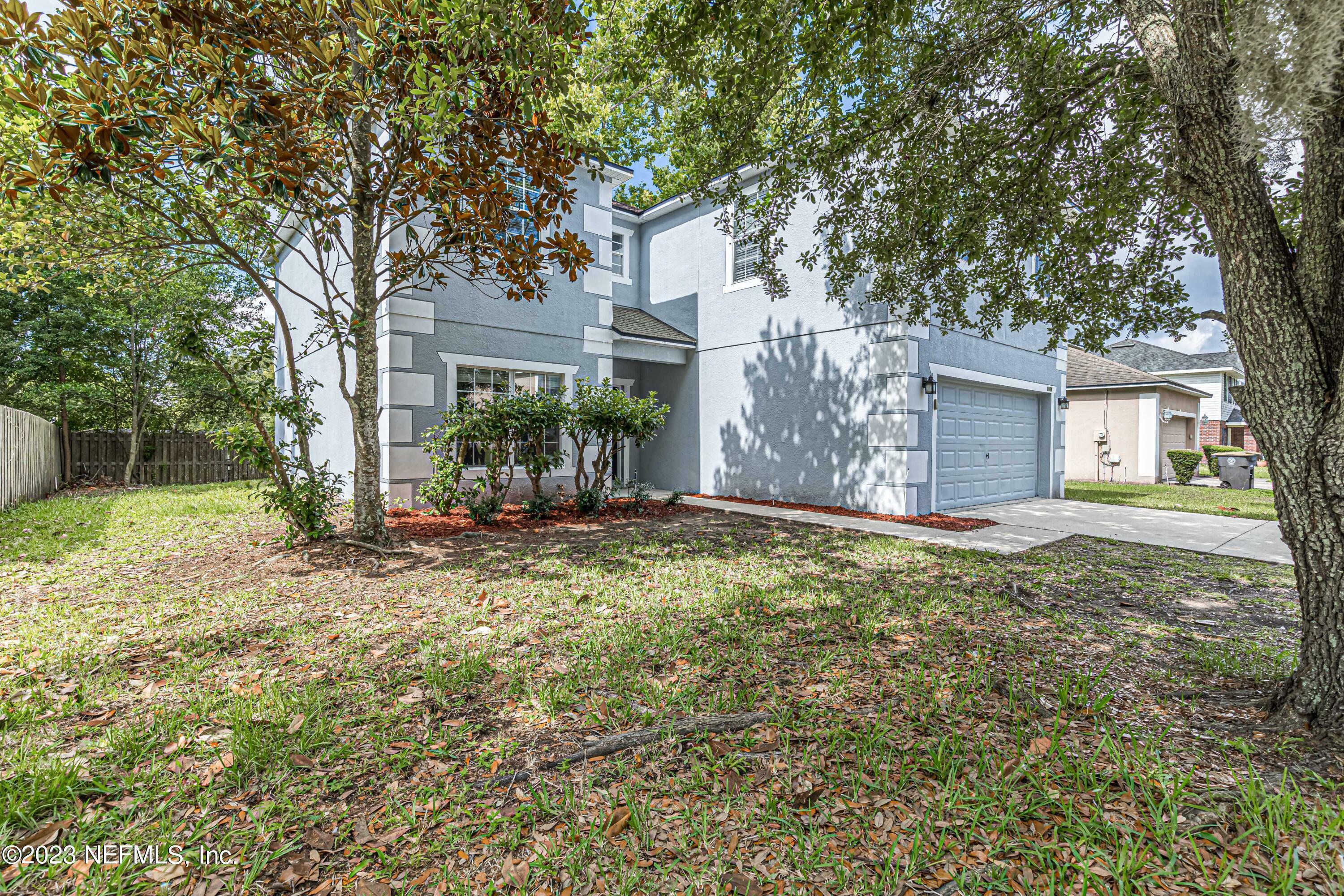 Property Photo: 8014 Ridgehill View Road FL 32210