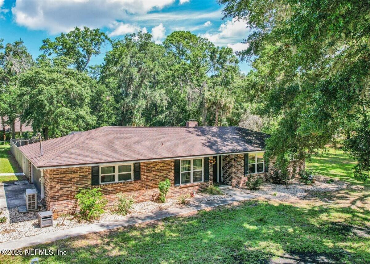 Property Photo: 17416 Eagle Bend Boulevard FL 32226