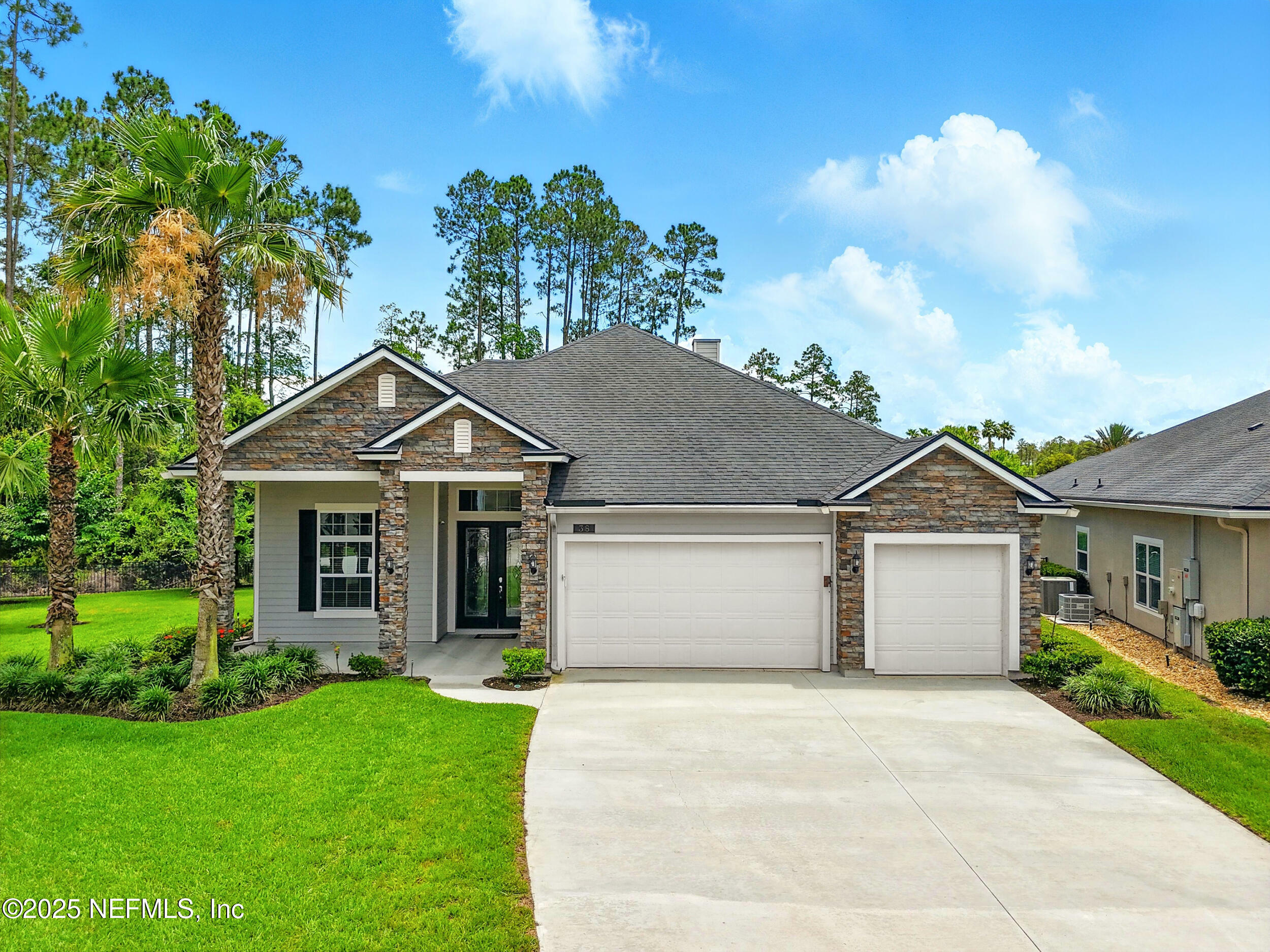 Property Photo: 38 King Palm Court FL 32081