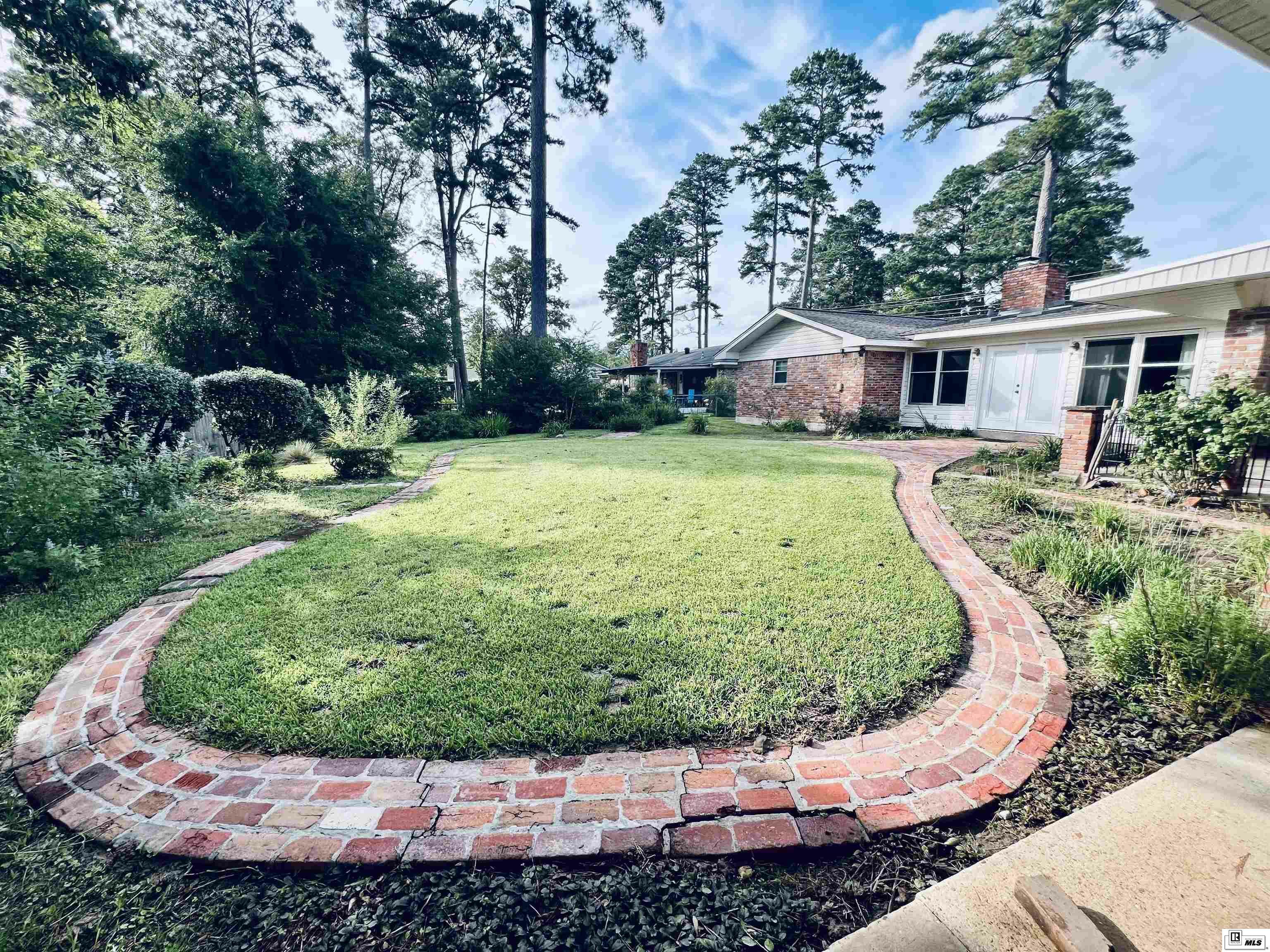 Property Photo: 305 Darbonne Drive LA 71291