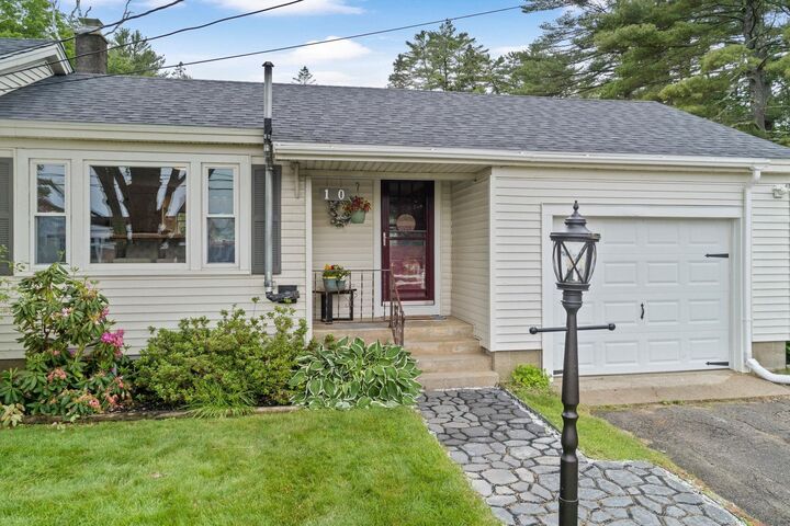 Property Photo: 10 Pine Street NH 03809