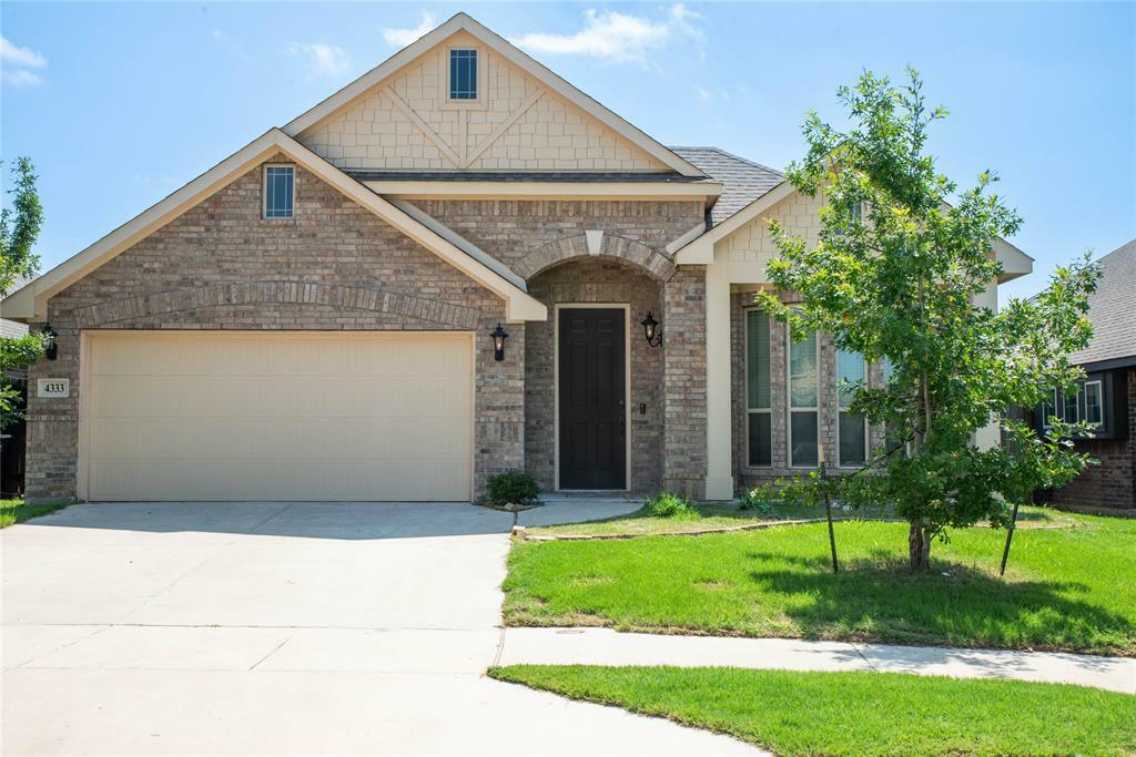 Property Photo: 4333 Old Timber Lane TX 76036