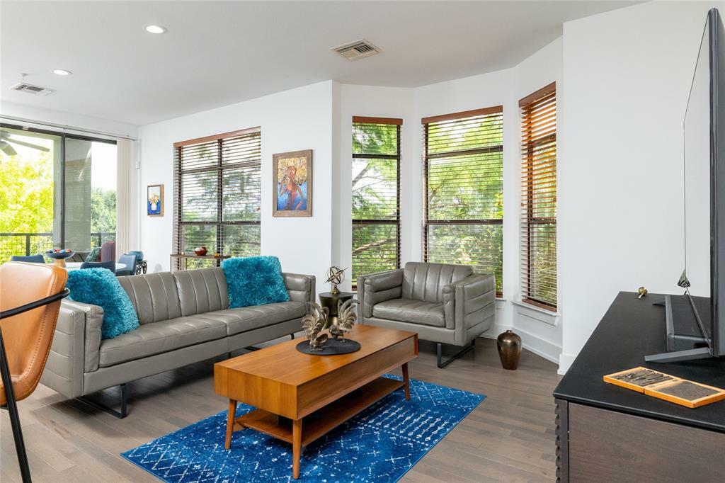 Property Photo: 4333 Gilbert Avenue 330 TX 75219
