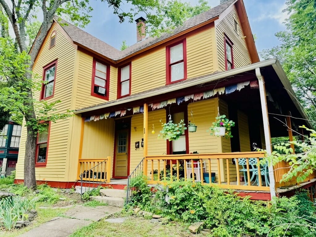 Property Photo:  1 Ridgeway Avenue  AR 72632 