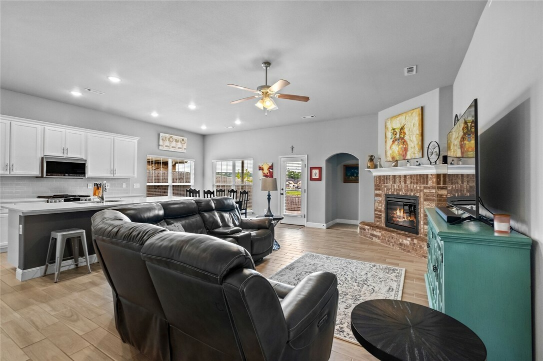 Property Photo: 604 62nd Avenue AR 72713