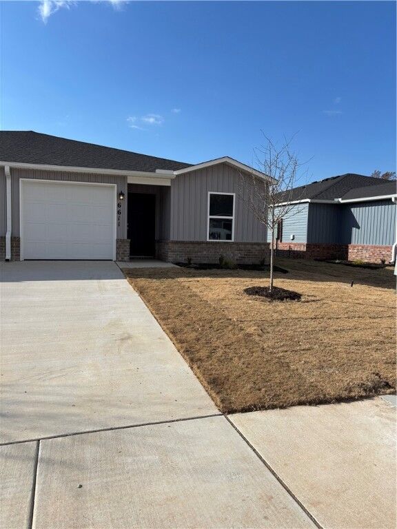 Property Photo:  6611 NW Kathleen Street  AR 72713 