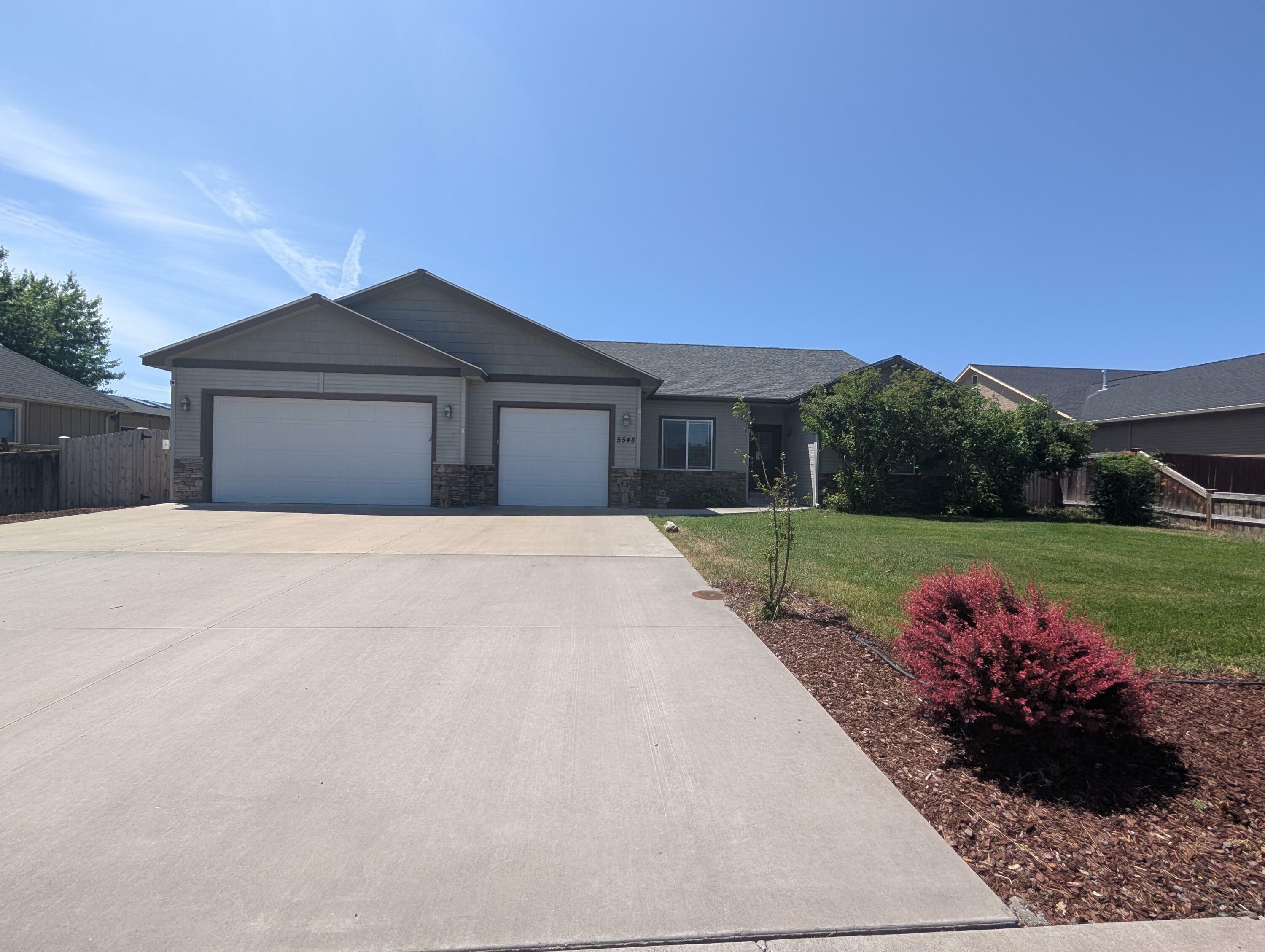 Property Photo: 5548 Sturdivant Avenue OR 97603