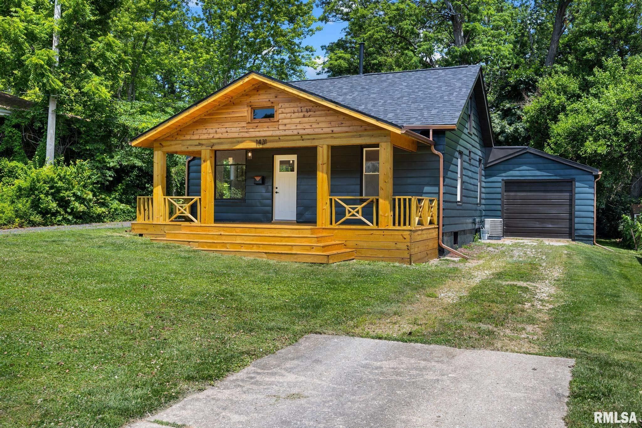Property Photo: 1431 E Rouse Avenue IL 61614
