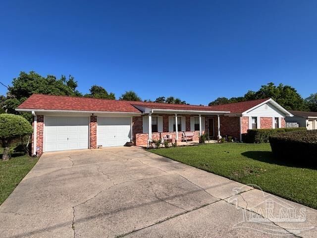 Property Photo: 6235 Confederate Dr FL 32503