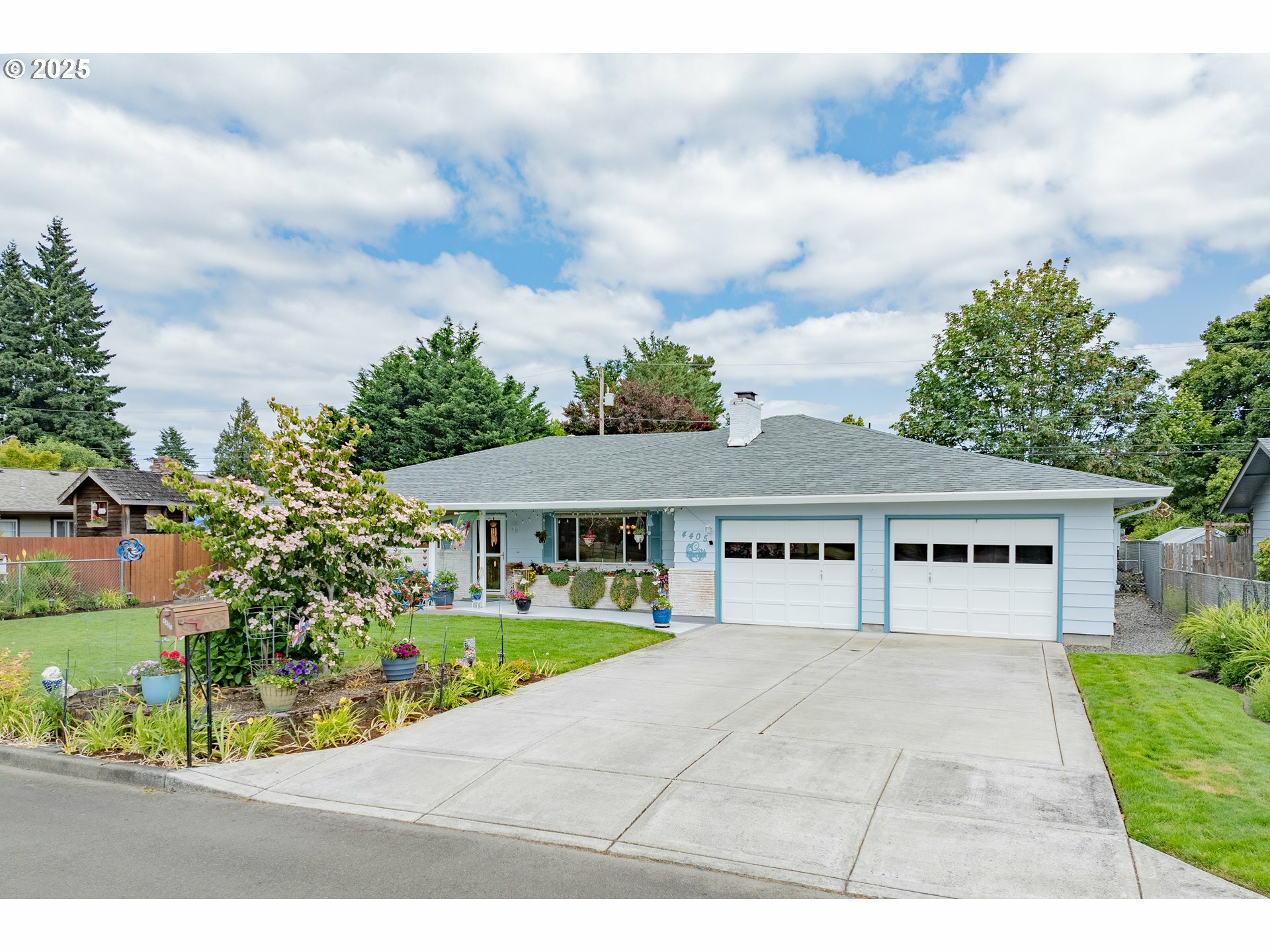 Property Photo: 4405 NE 29th Ave WA 98663