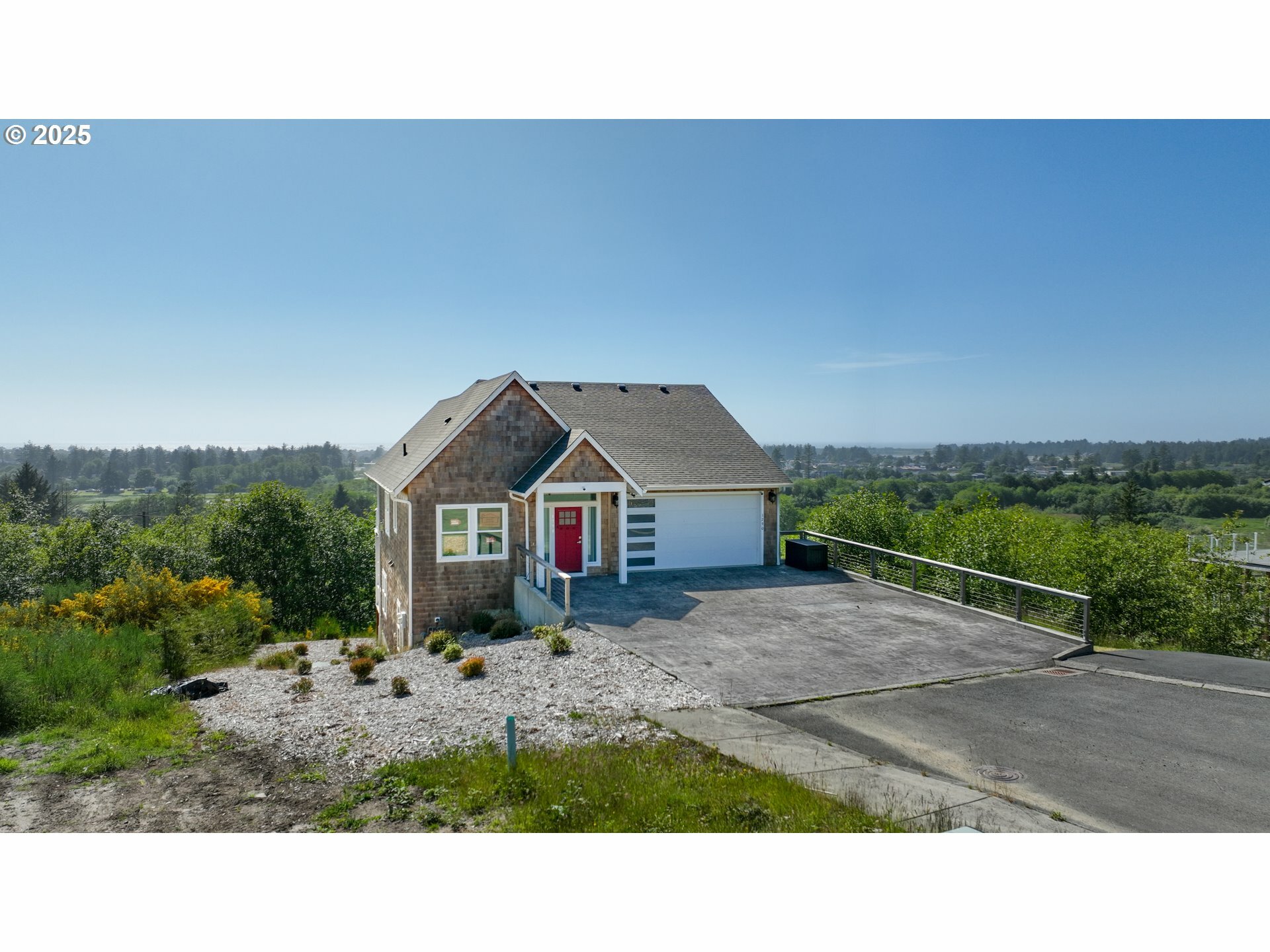 Property Photo: 1790 Thompson Falls Dr OR 97138