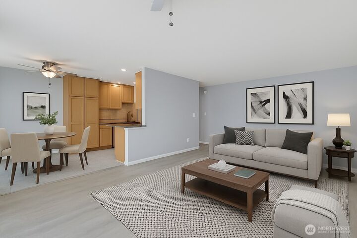 Property Photo:  762  Hayes Street 17  WA 98109 