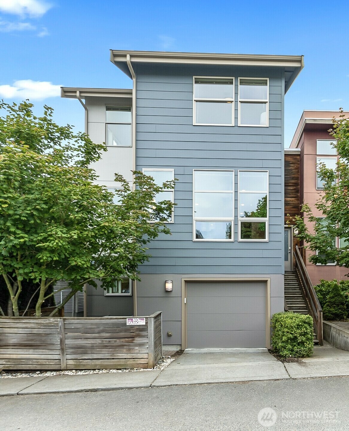 Property Photo: 1214 N Northgate Way WA 98133