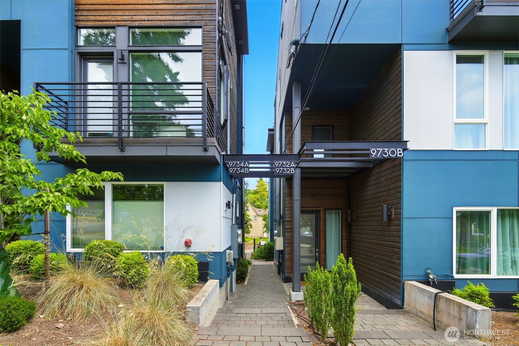 9732  Woodlawn Avenue N A  Seattle WA 98103 photo