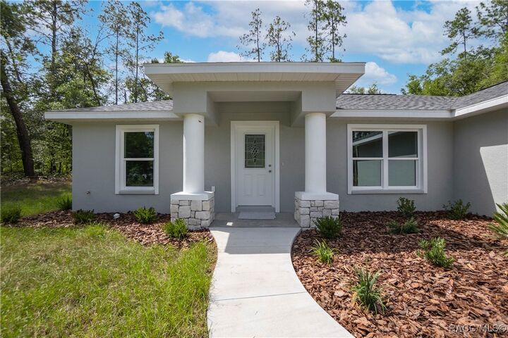 Property Photo:  8880 N Circular Way  FL 34434 