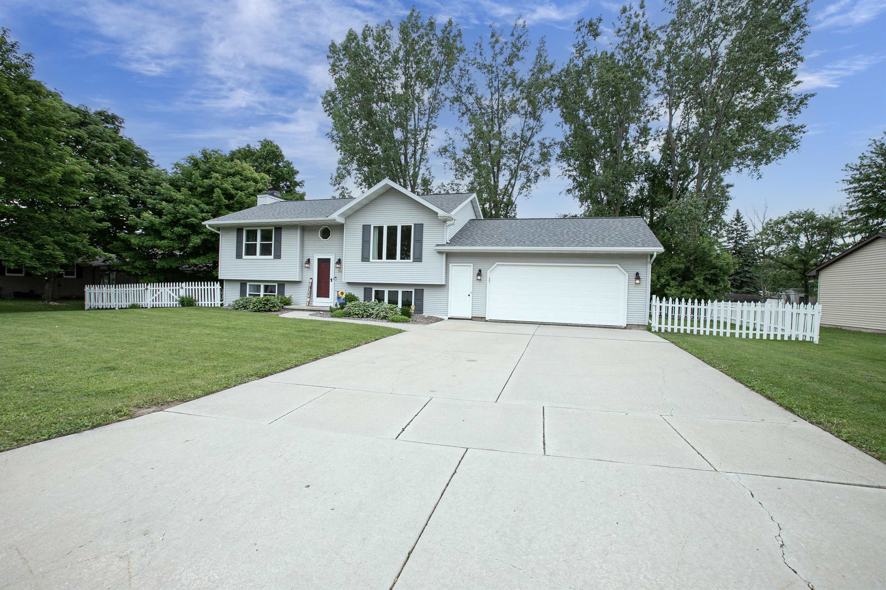 Property Photo: 324 Nancy Lane WI 54162-9466