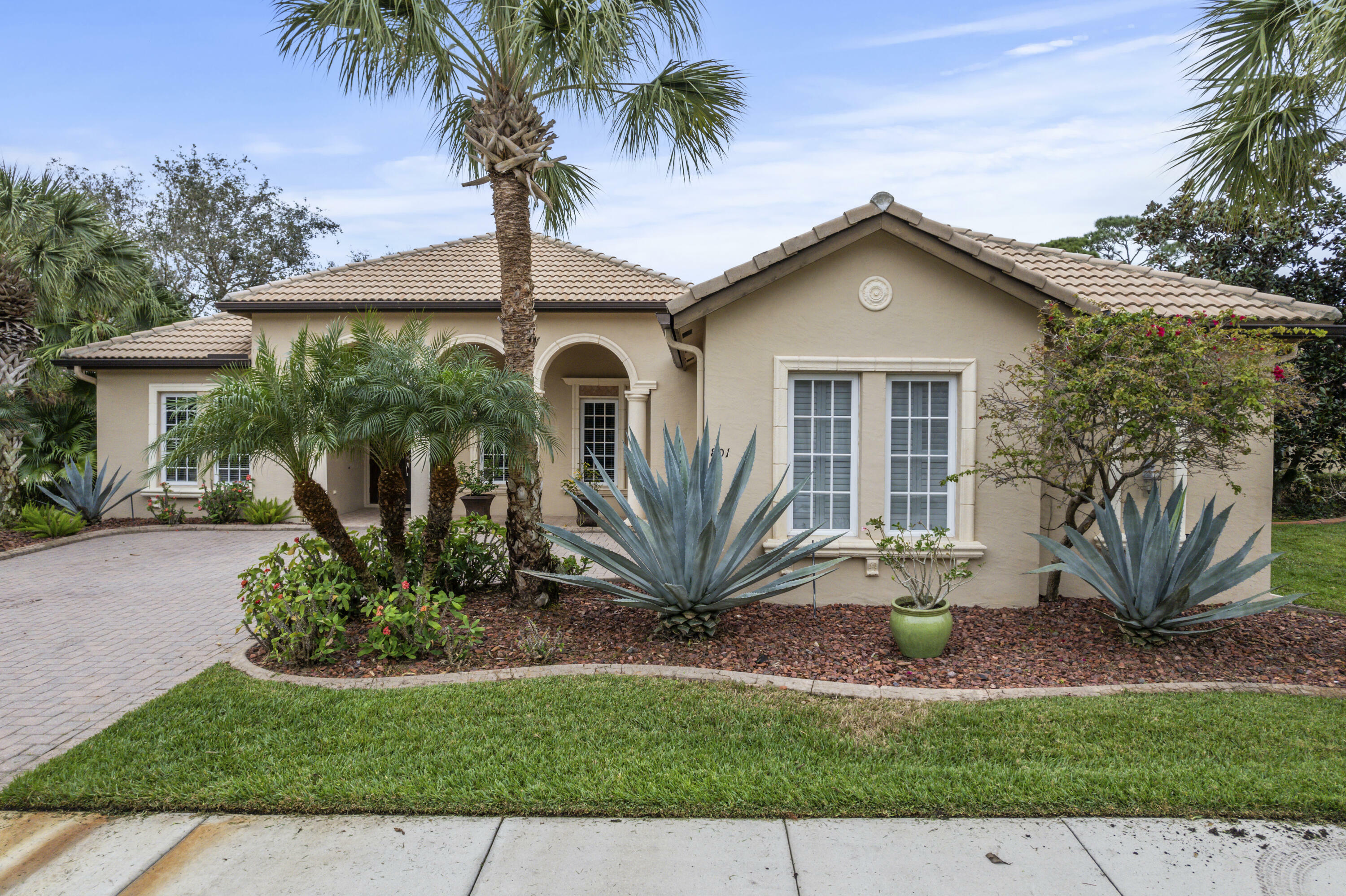 Property Photo: 801 SW Classico Court FL 34986