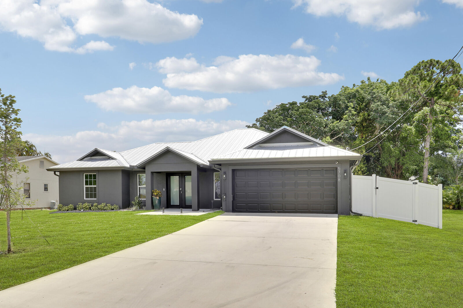 Property Photo:  5708 Tangelo Drive  FL 34982 