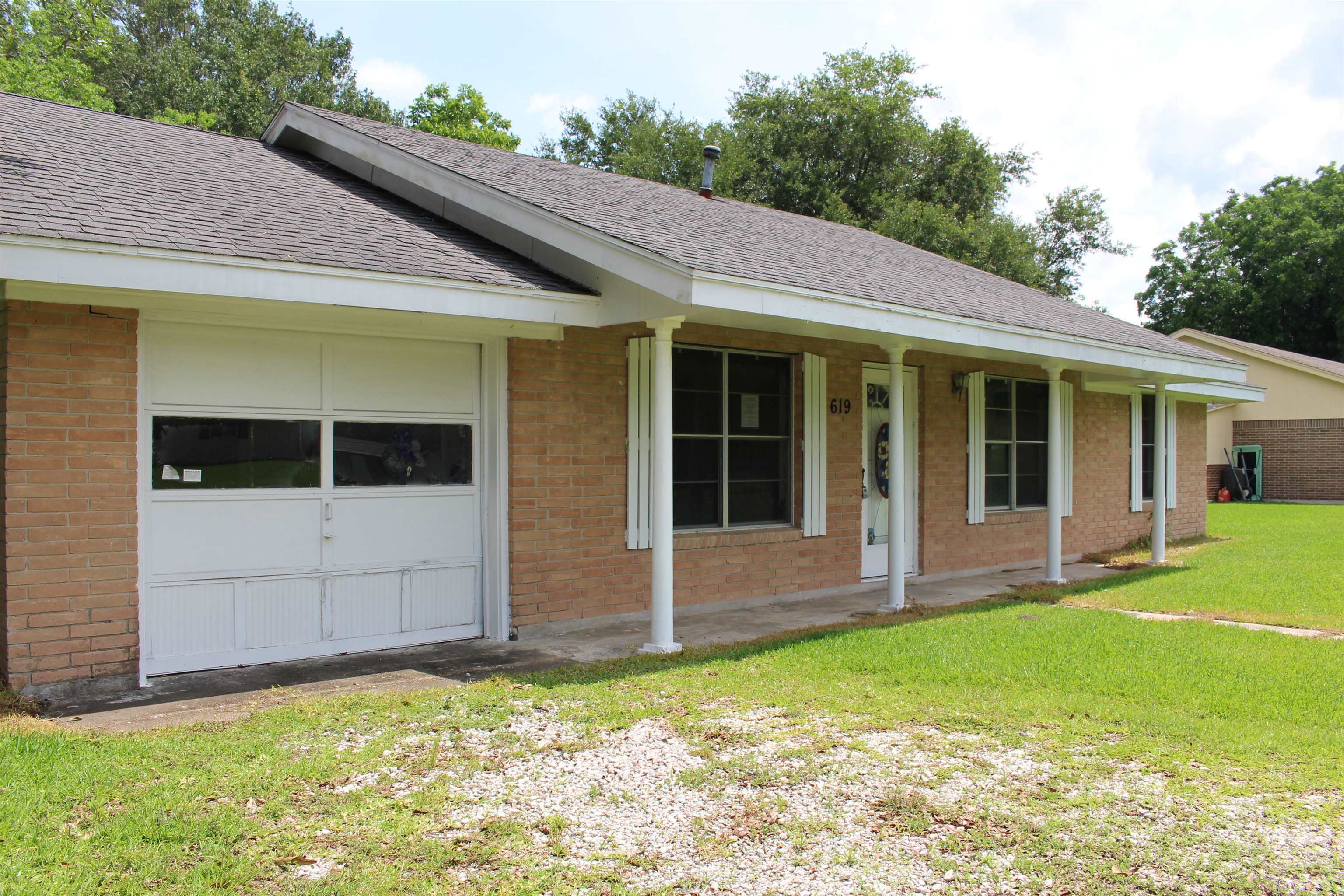 Property Photo: 619 Carolyn Street TX 77665