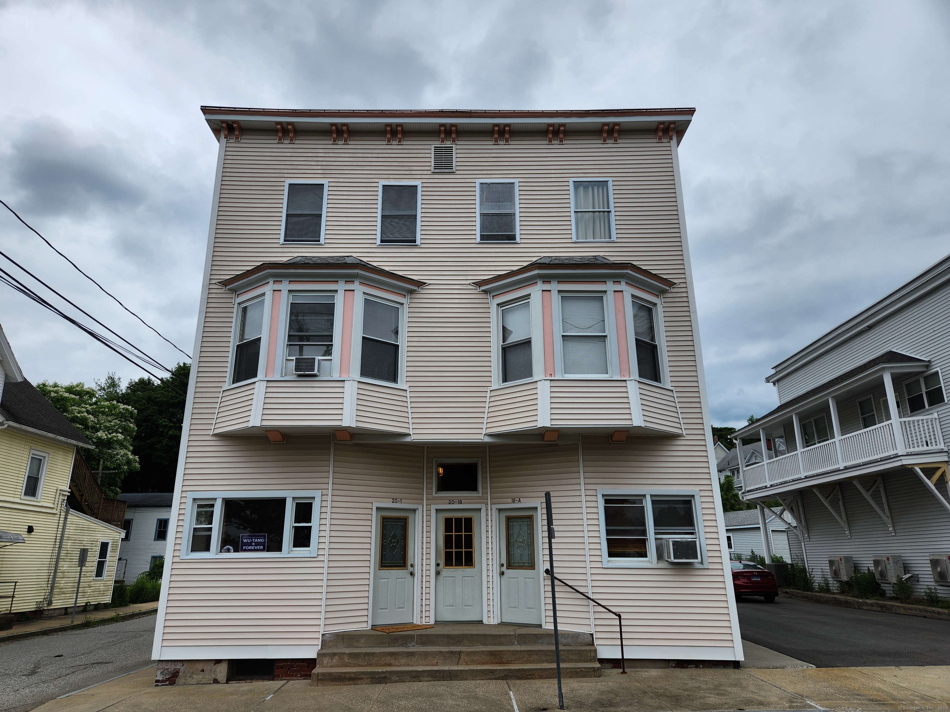 18 Hunters Avenue  Norwich CT 06380 photo
