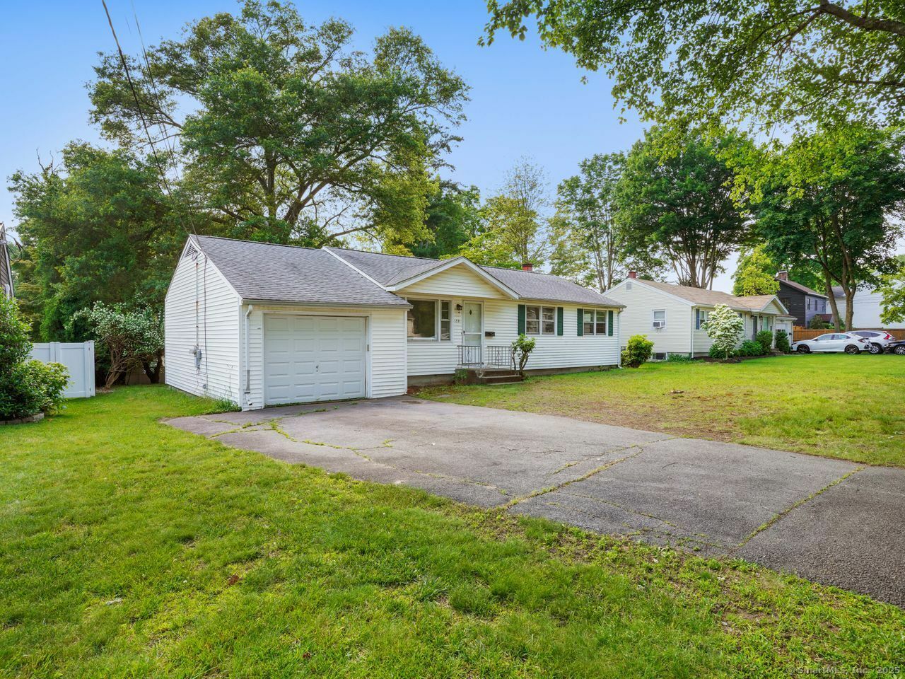 Property Photo: 1331 Mill Plain Road CT 06824