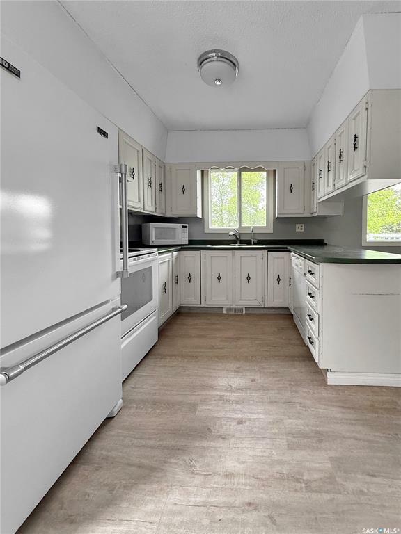 Property Photo: 1125 Mallard Drive SK S0A 3L0